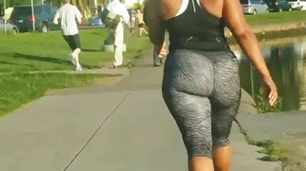Volwassen dronken Milf gaf naakte meisjes neuken schoonzoon la