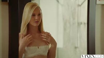 Tijdens openluchtrecreatie hebben Russische studenten groepsseks hentai neuken