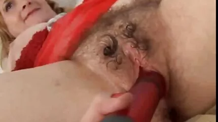 De mannen scheten hartstochtelijk in de kont en mond van zusje neuken de chick en regelen een dubbele penetratie