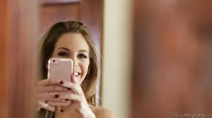 Magere Dame, Brunette Met Kleine tieten, geneukt in alle gaten lekkere jongens neuken