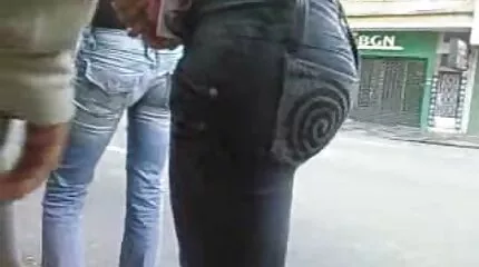 De brunette kreeg een spannende massage en gaf zich over aan haar partner in kut lesbische sexfilmpjes