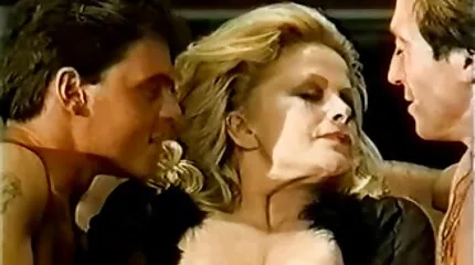 Na een blowjob, neuken in sauna guy fucks Russisch BB BB