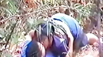 Jonge kerel neukt volwassen blond in Kutje neukfilm