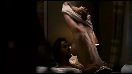 Guy geneukt in kantoor baas nadat hollandse sexfilmpjes ze zoog hem