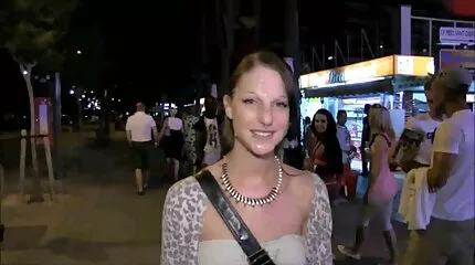 Mooi rood Haired meisje geneukt door een neukfilm guy