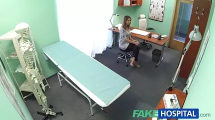 Rukken haar poesje, vet chick sexfilm neuken zuigt lul