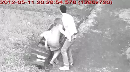 Man geregeld naar neuken blonde kont en jongens neuken elkaar mond op de bank