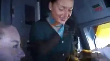Russisch neukfilms Blondine zuigt lul van haar geliefde