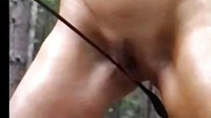 Meisje Se masturbates haar clit met haar fingers en mager meisje neuken brings haarzelf naar orgasme