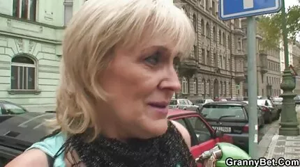 Waarderen hoe de Russische gratis film neuken verhuurder neukt de meid, geven haar lul zuigen