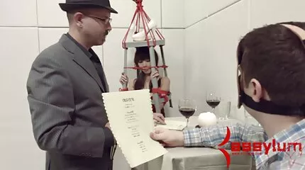 Jong guy crushed zijn vriendin in de dames neuken kont